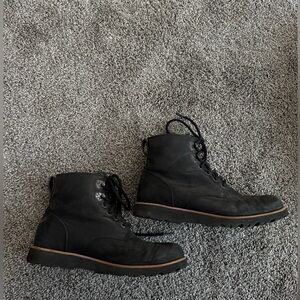 Men’s Ugg Treadlite Chelsea Boots Size 9